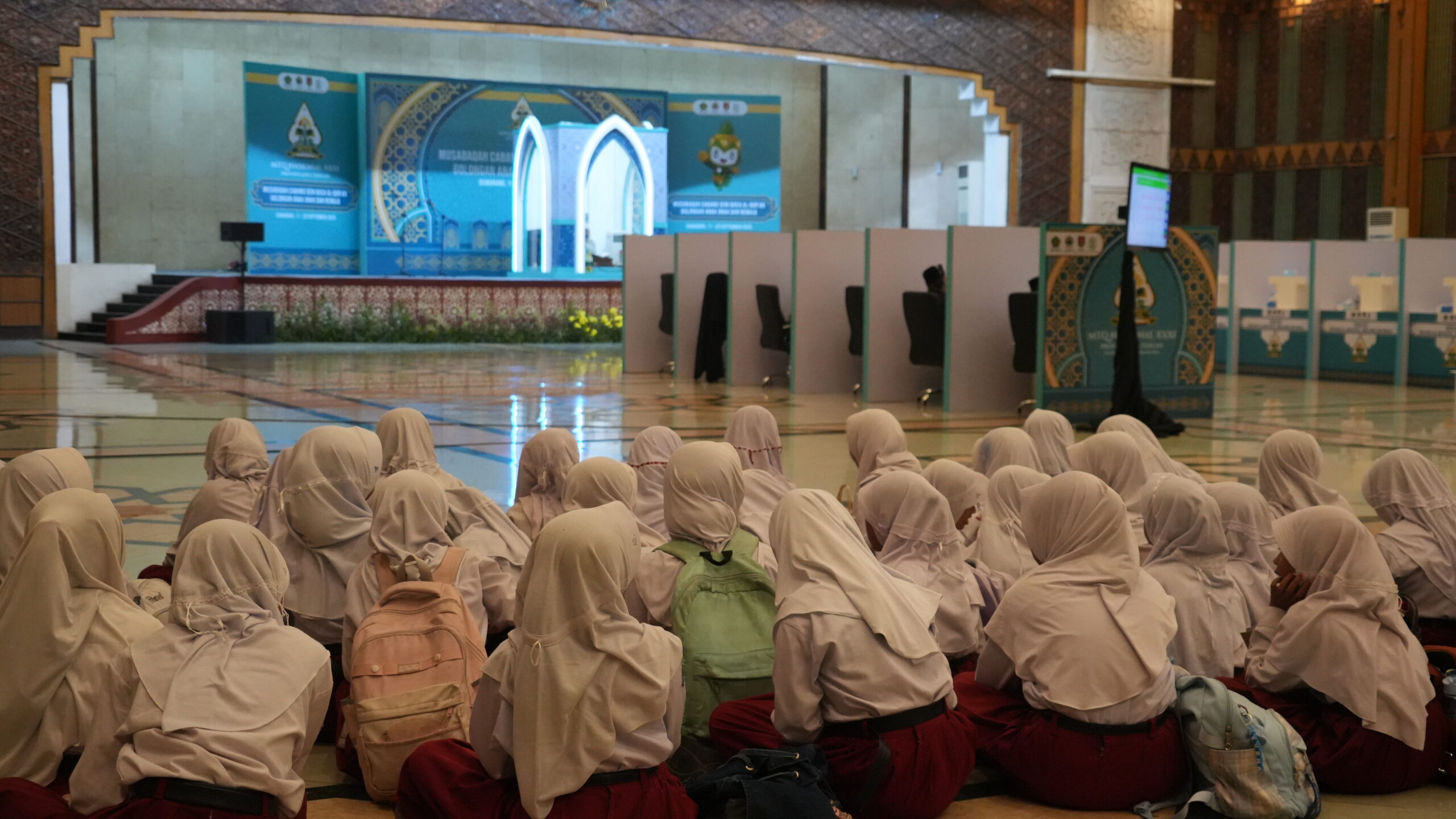 Puluhan Siswa Semarang Antusias Saksikan Perjuangan Kafilah MTQ Nasional XXXI